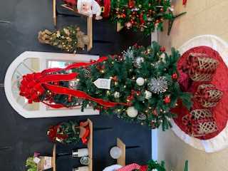6Ft Christmas Tree(Call For Availablity) Flower Bouquet