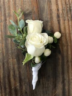 White Sweetheart Boutonniere