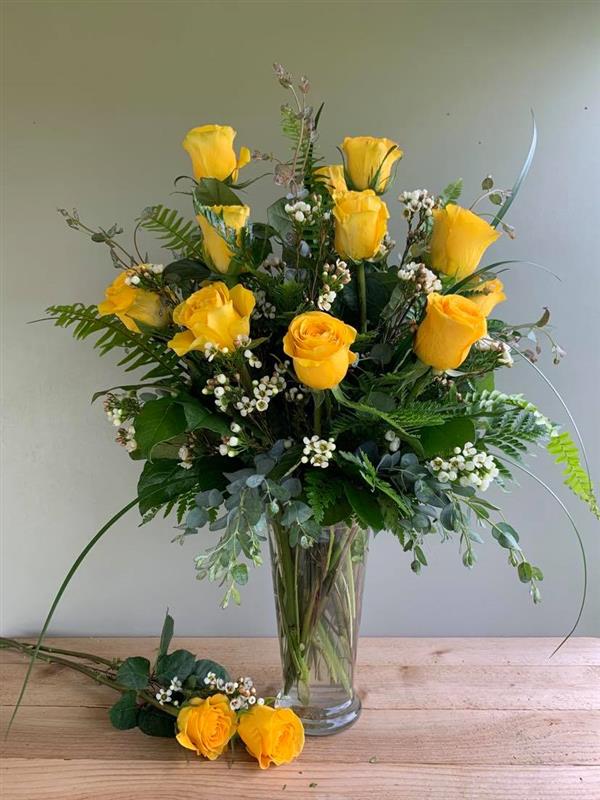 One Dozen Yellow Roses Flower Bouquet